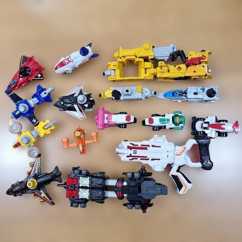 Power rangers lupinranger - lupinranger, vs