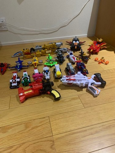 Power rangers lupinranger - rangers, vs